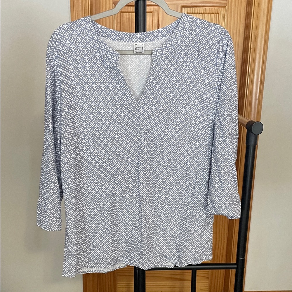 Women's Blue and white Patterned Top / blouse